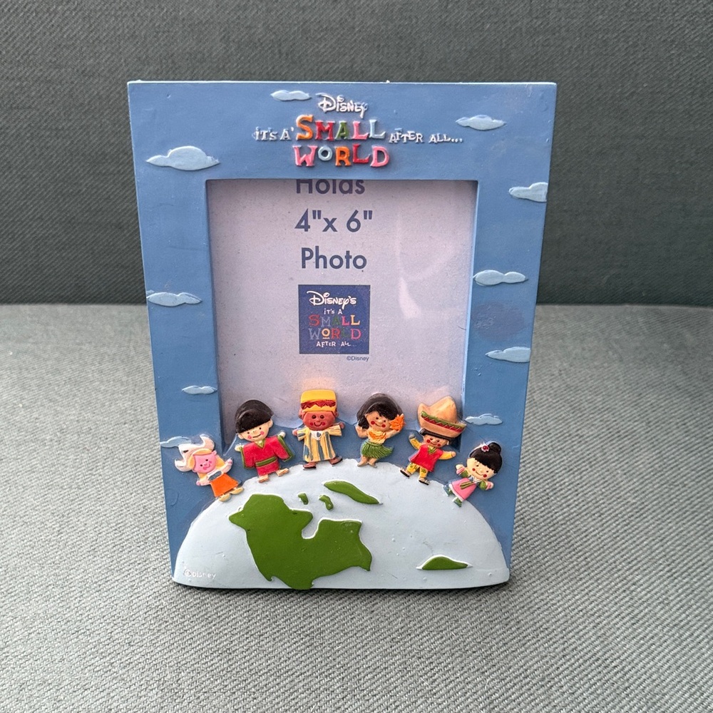 Disney It's a Small World Resin 4x6 Photo Frame - Raised Textured Elements
